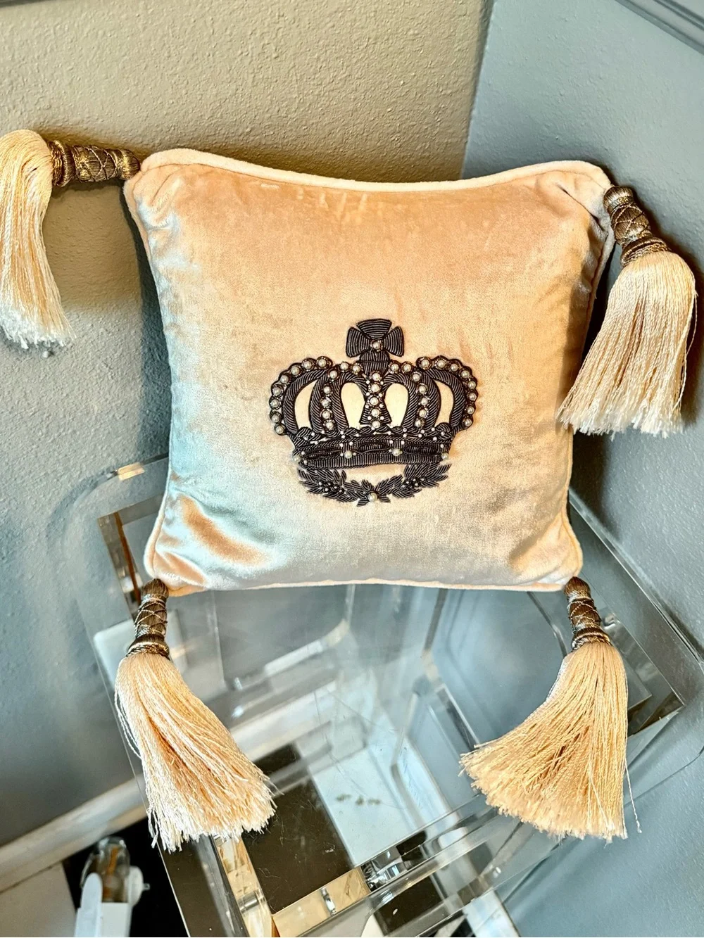 Lili Alessandra Cream Velvet Crown Pillow with Tassels NWOT 10x10 “ blush color